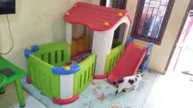 Mini Playground Ayunan Perosotan Rumah Kecil