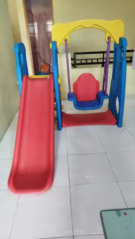 Set Mini Playground Ayunan Perosotan