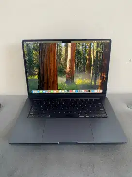 MACBOOK AIR M3 2024 15INCH RAM 16GB SSD 512GB BEKAS STIKER