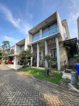 Rumah Luas Area Premium Harga Menarik Dekat Fasum di Bintaro. 16031
