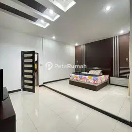 DIJUAL VILLA KOMPLEK CEMARA ASRI