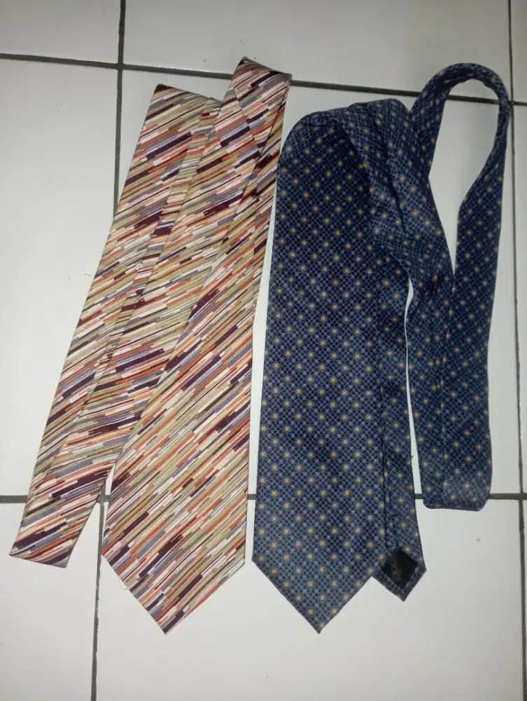 Dasi kondisi baru,jual 100k dpt 2 pcs