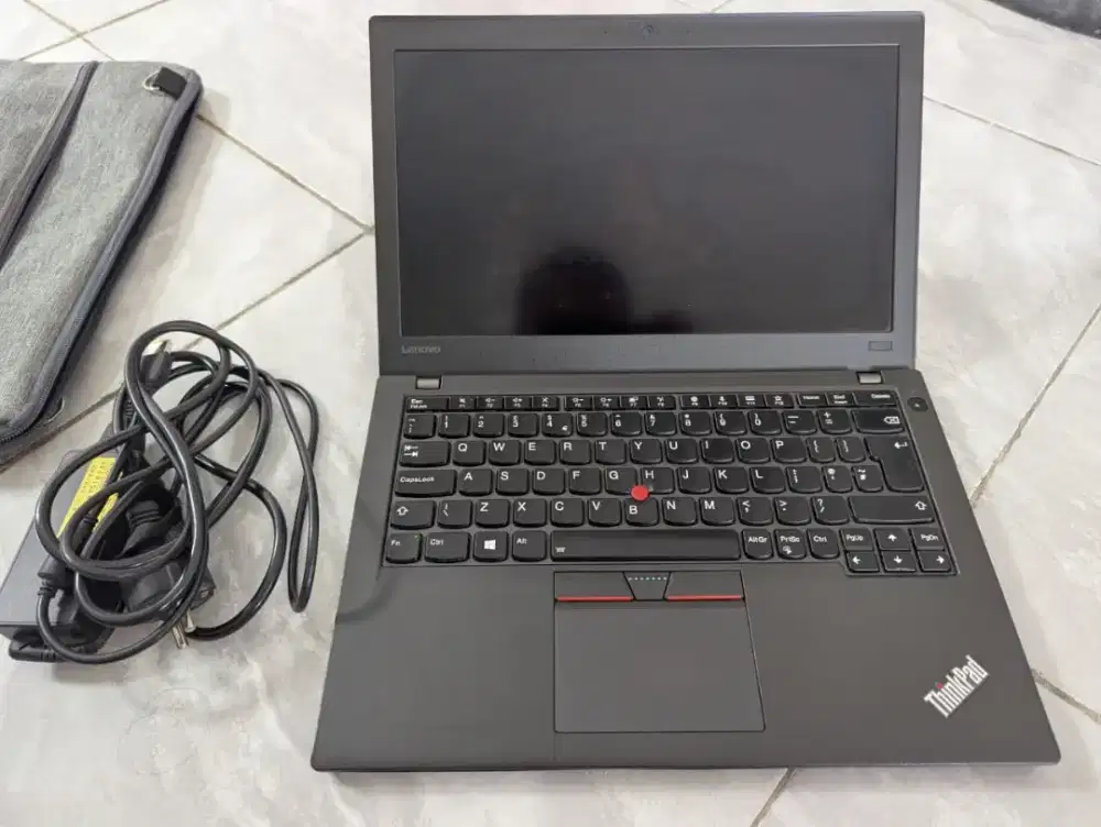Dijual Lenovo Thinkpad X270 i5 gen 6 Ram 8gb 512gb