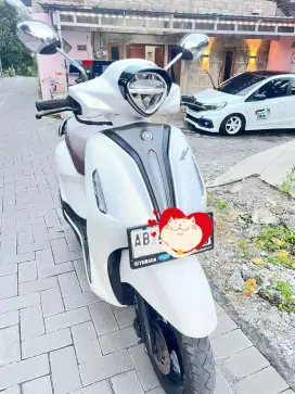 Yamaha grand filano lux 125