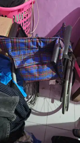 KURSI RODA LIPAT