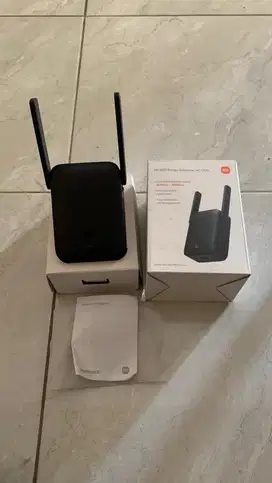 Xiaomi Mi Wifi Extender AC1200 Bekas