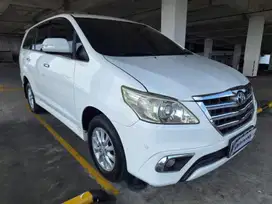 DP RENDAH Toyota Kijang Innova 2.5 V Solar-AT 2014 PZWS