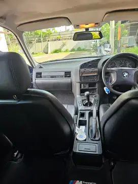 BMW 318i 1997 Bensin