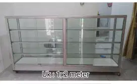 Etalase ukuran 2 meter