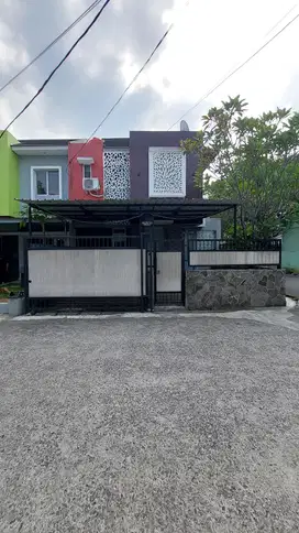 Rumah Hook di Sentul Residence Dengan Kolam Renang Dan Furnish Mewag