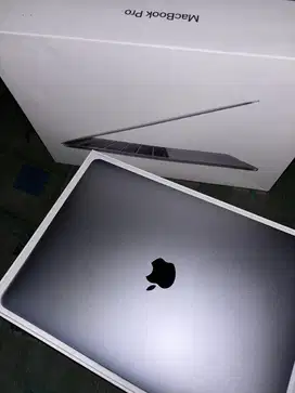 MacBook pro 8/256 Gb 2017
