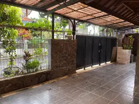 BUTUH CEPAT ! RUMAH LUAS TERAWAT DI CIGADUNG SIAP HUNI POSISI HOOK