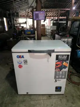 Freezer box GEA 210 liter, mesin ori 

Hrg 2,4jt
