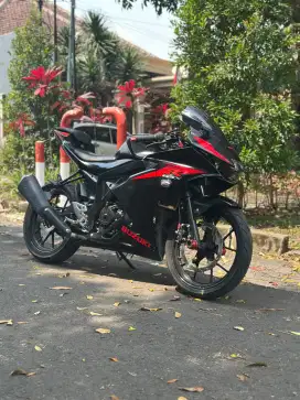 GSX R 2017 sangat istimewa,KM 20rb asli,pjk pjg poll,murah meriah