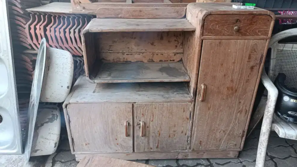 Bufet jati Tua, kayu tanpa sambungan