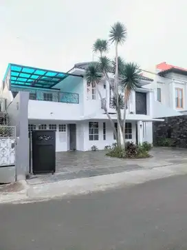 Jual Rumah Komplek 2 Lantai di Cilandak 7 Kamar Tidur
