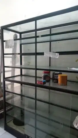 Etalase Kaca Aluminium Bekas - Ukuran 150x50x200 cm