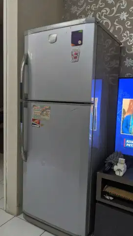 Kulkas LG 2 pintu