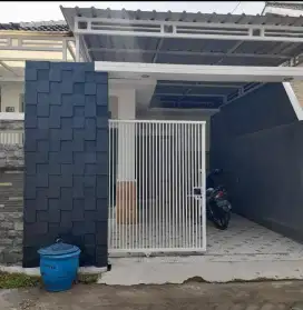 Disewakan rumah nyaman dengan one gate system di Bojonegoro