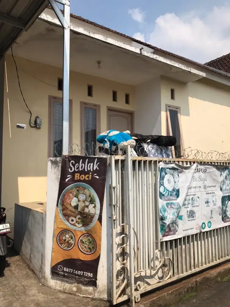 DI KONTRAKAN RUMAH PRIBADI