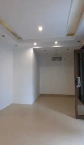 Disewa Ruko 3 Lantai Berlokasi Strategis di Harapan Indah Bekasi