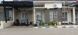 DISEWAKAN RUMAH CLUSTER 2 KAMAR FURNISHED SIAP HUNI BERSIH TALUN