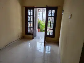 Raffles Hills Cibubur disewakan Rumah Rapih dan bersih