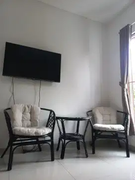1 set kursi rotan