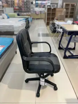 Moris staff chairs