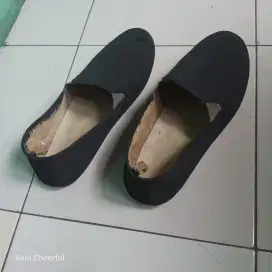 Sepatu Slip On Hitam