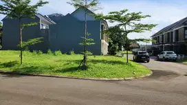 Kavling hoek dekat ke Club House di Sutra Victoria - Alam Sutra