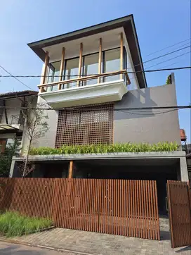 DiJual Rumah 3 Lantai Model Design Tropical diPondok Hijau V/UE 8