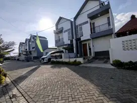 Rumah sebelah apartemen cocok untuk villa