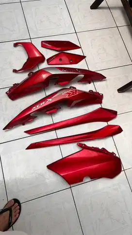 Jual bekas full set body xmax merah uda di pernis glossy buat yg modif