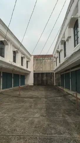 Sewakan Ruko 2,5 Lantai Cocok Untuk Usaha Expedisi  Condet, Jaktim