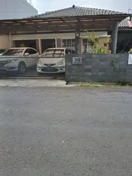 Rumah Asri Siap Huni Belakang Griya Buah Batu Bandung