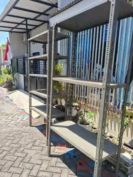Rak siku besi susun