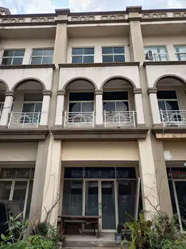 Ruko siap pakai, lokasi strategis pusat bisnis, Galaxy Bekasi