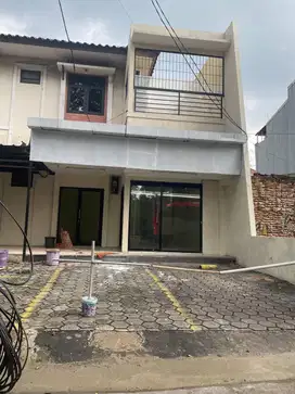Ruko siap pakai ex CIRCKLE K lokasi Premium, Pasar Minggu