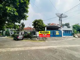 Rumah Dengan Kolam Renang Di Tengah Kota Cocok Buat Kantor