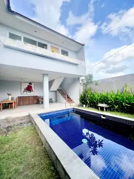 dijual villa baru lantai 2 lokasi tumbak bayuh pererenan