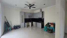 DIJUAL RUMAH GREEN LAKE CITY FULL BANGUNAN SUDAH RENOV