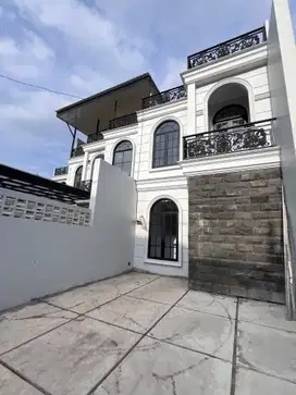 Rumah Mewah classic Eropa Termurah di dekat Tol Cijago