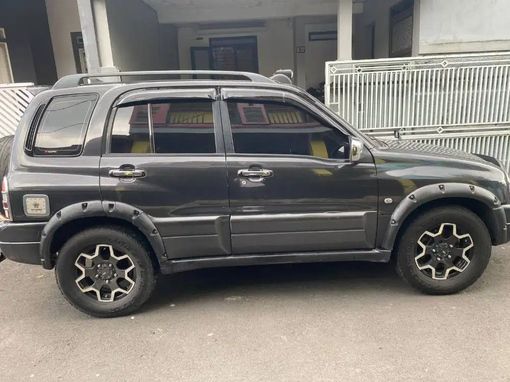 JUAL CEPAT Suzuki Escudo MT 2.0 Ganteng dan Gagah