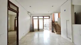 DIJUAL DAN DISEWAKAN RUMAH MODERN AREA STRATEGIS DI GANDARIA