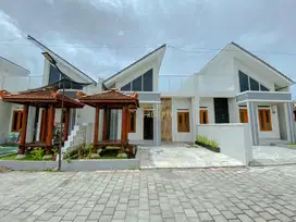 RUMAH SIAP HUNI DENGAN ROOFTOP DEKAT GKJ TULUNG DI KALASAN