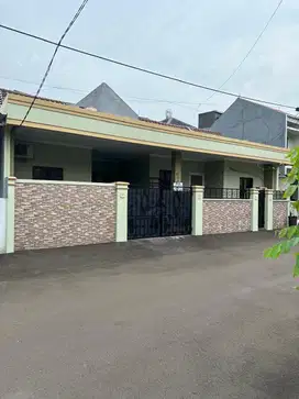 Dijual Rumah Turun Harga di Regency Melati Mas