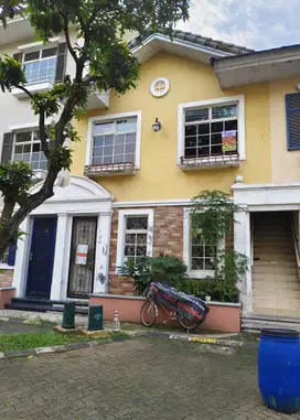 DIJUAL RUMAH TOWNHOUSE TAMAN AYU LIPPO KARAWACI UTARA