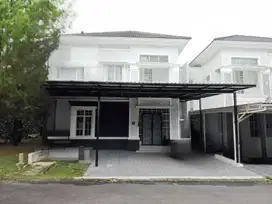 Dijual Cepat Rumah 2 lantai di Gading Serpong