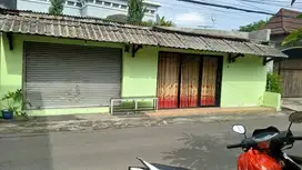 di jual kios 2 pintu pinggir jln cocok buat usaha